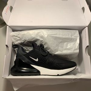 Nike AirMax 270